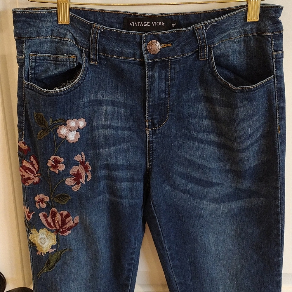 Vintage Violet Embroidered Jeans Size 8P Medium Wash - Picture 3 of 7